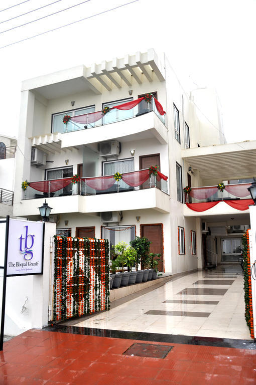 The Bhopal Grande Hotel Exterior photo